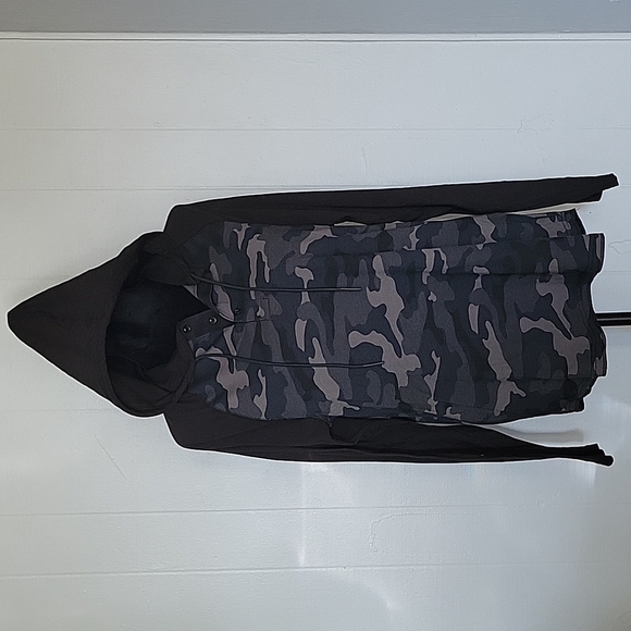 Express women lightweight camo hoodie size medium - Picture 3 of 8